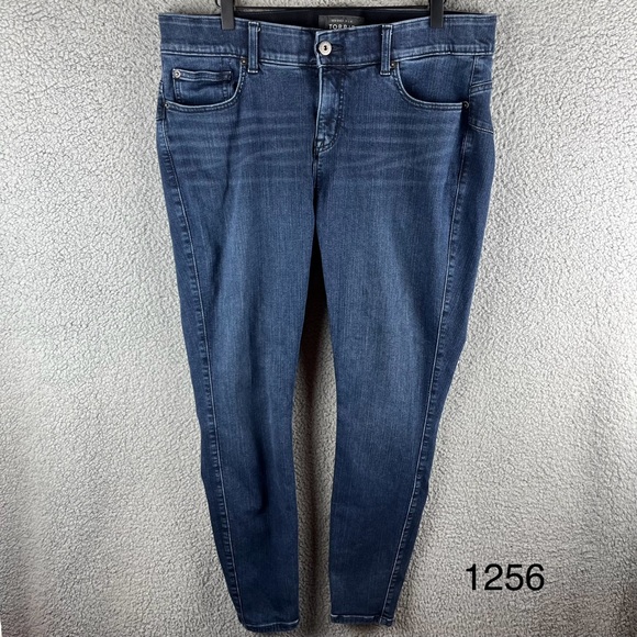 Torrid‎ Women’s Size 18 R Medium Wash High-rise Bombshell Skinny Stretch Jeans - Picture 1 of 15